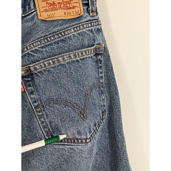 Levi's 505 Regular Fit Denim Jeans Cotton Light Wash Mens W36 L32 MEAS 33 X 26.5 - Picture 6 of 10